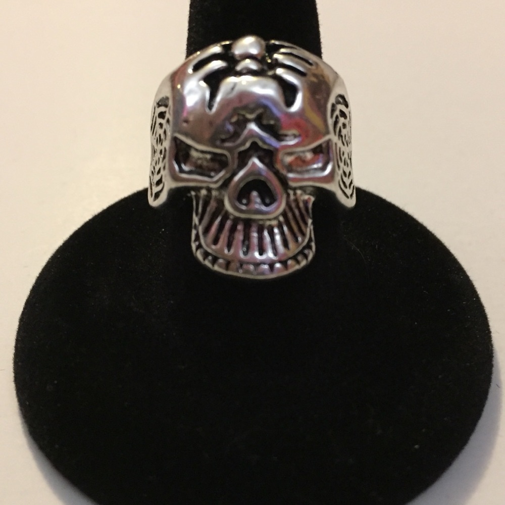 Rings - Picture 5 of 8